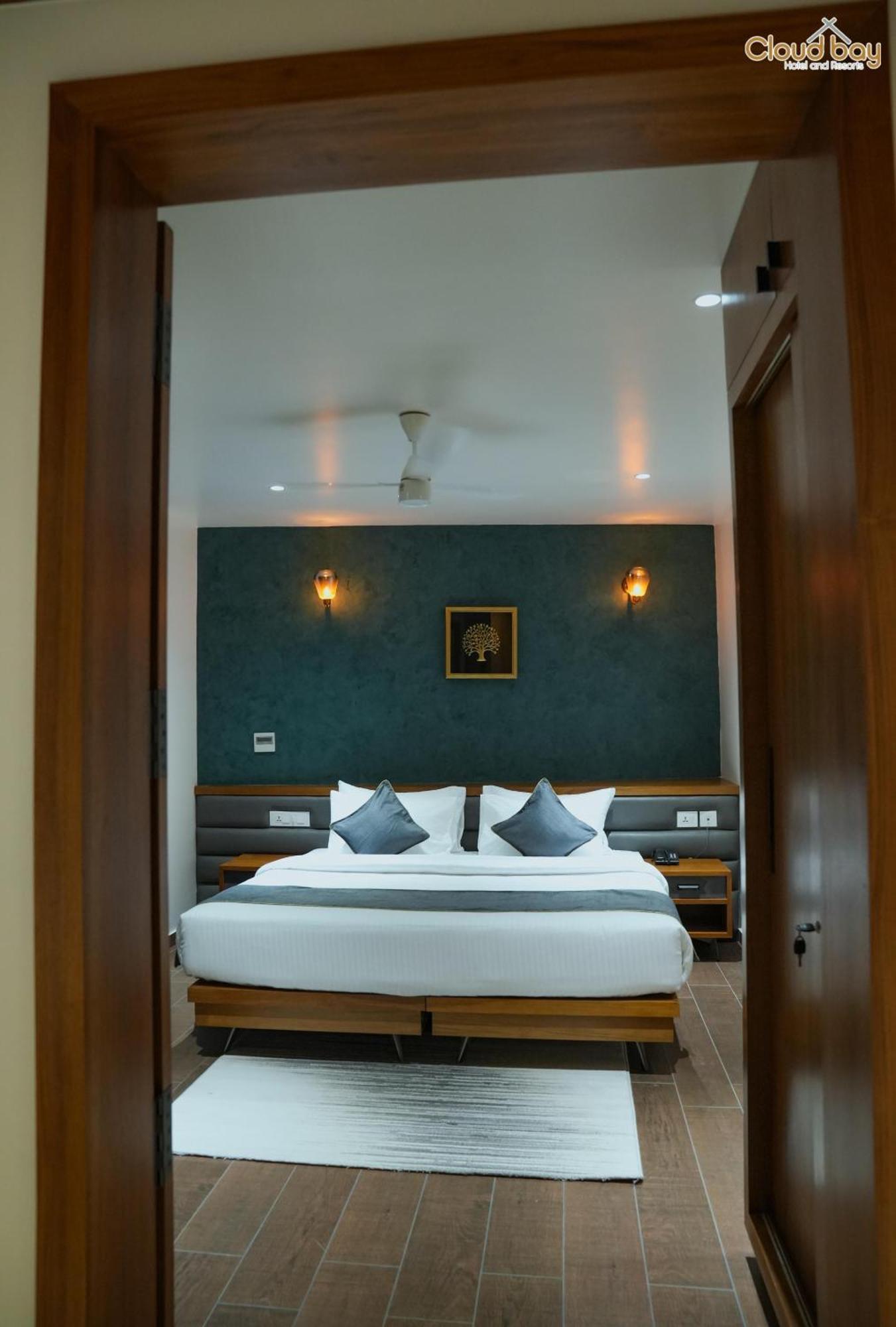 Hotel Cloud Bay Manjeri エクステリア 写真