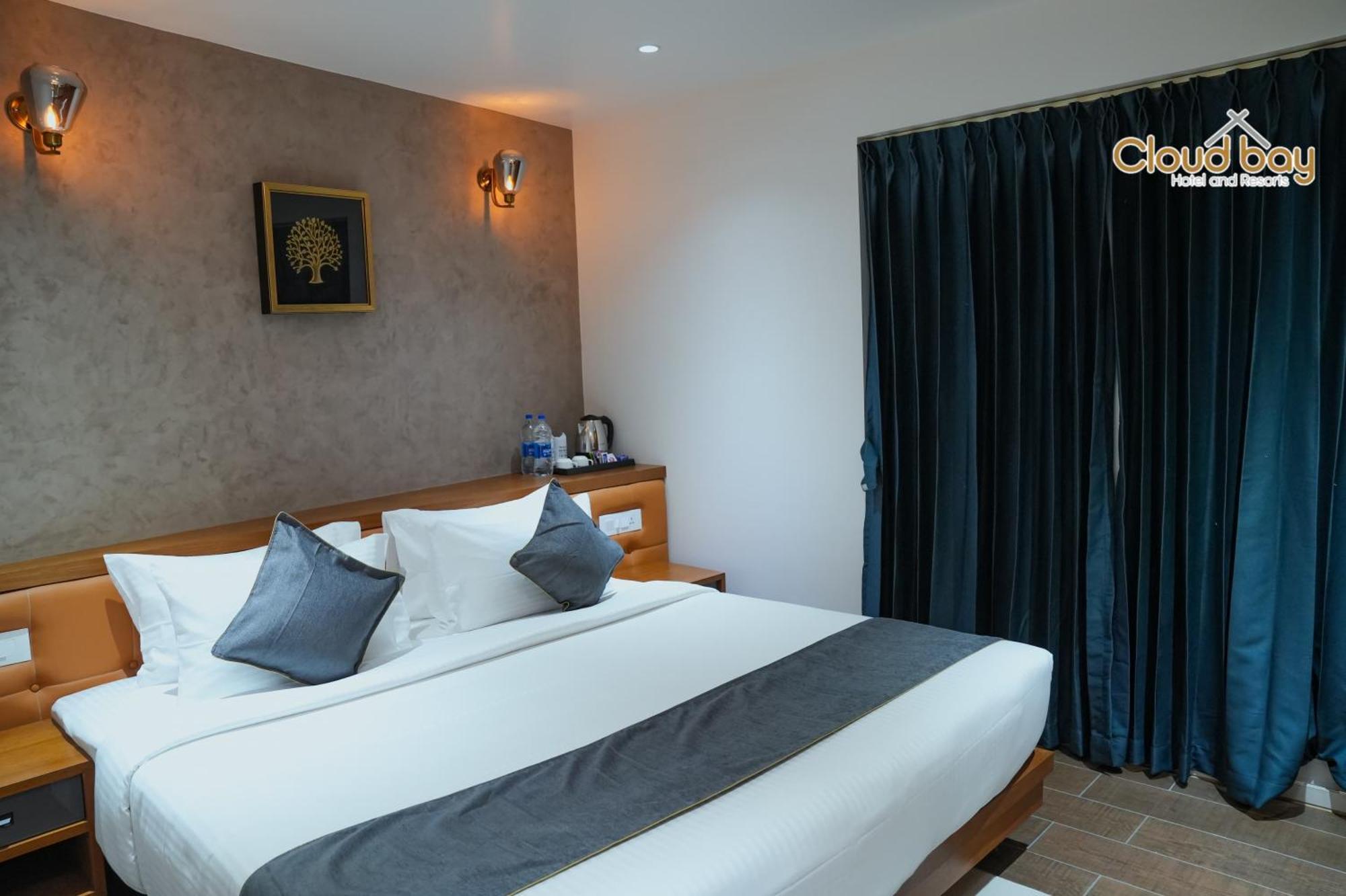 Hotel Cloud Bay Manjeri エクステリア 写真